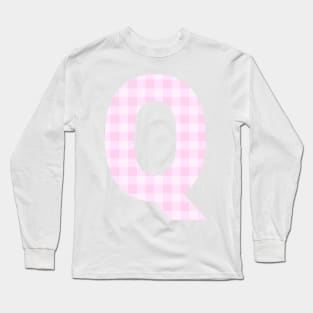 Pink Letter Q in Plaid Pattern Background. Long Sleeve T-Shirt